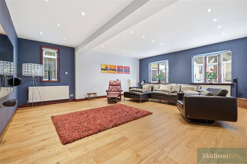 Property photo 3 of 47 Picture No. 51