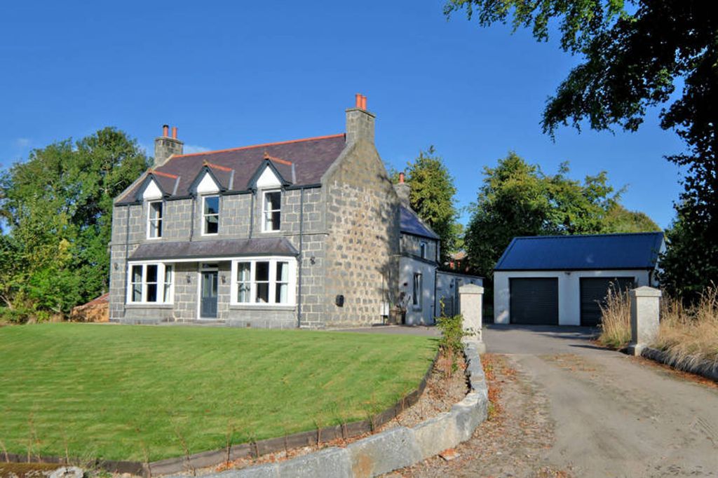 Property photo 1 of 32
