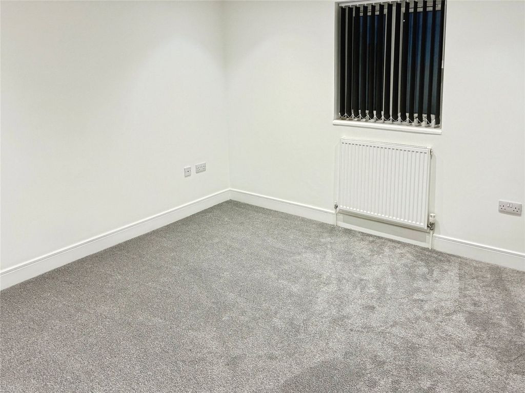 Property photo 3 of 17 Picture No. 02