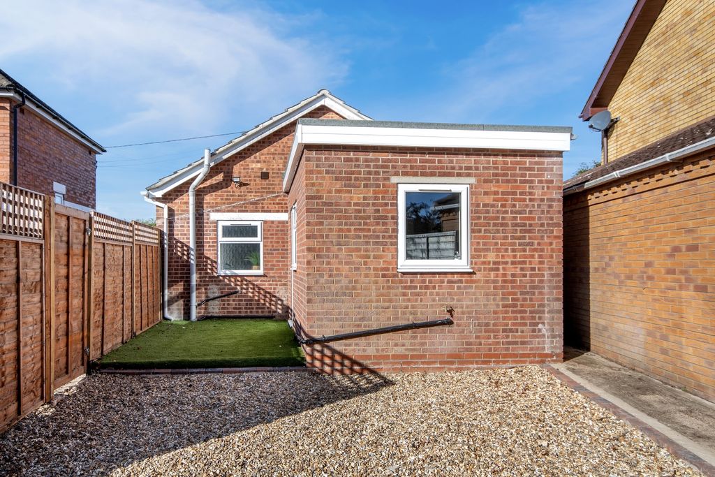 Property photo 3 of 10 Estate Agents Ewemove Scunthorpe - Rear Aspect