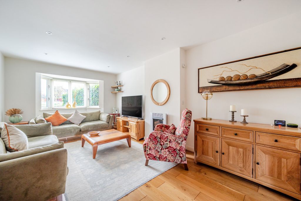 Property photo 3 of 13 1381709-20-6915F3...