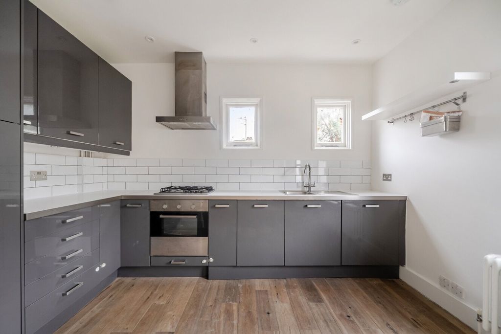 Property photo 2 of 12 Picture No. 14