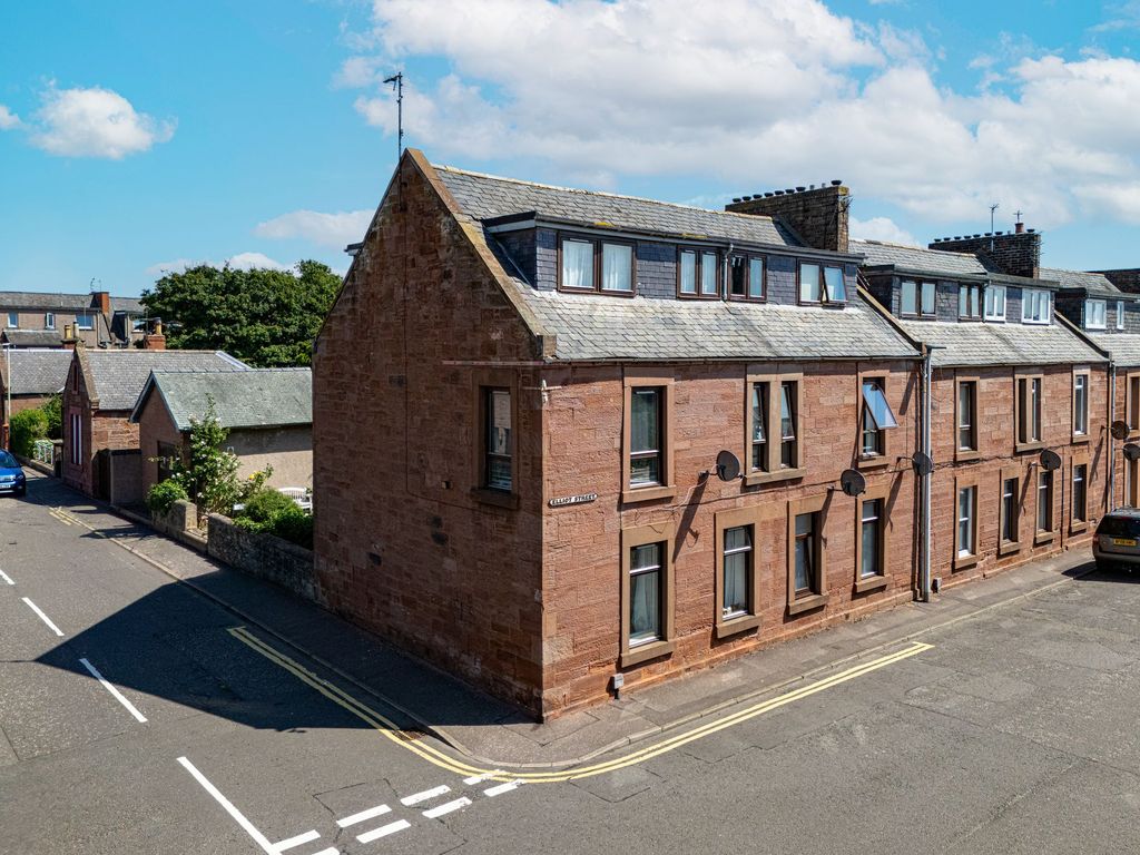 Property photo 1 of 12 External