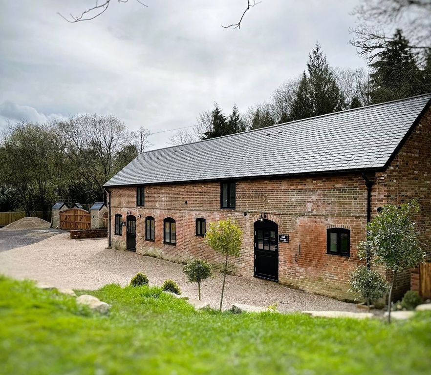 Property photo 3 of 23