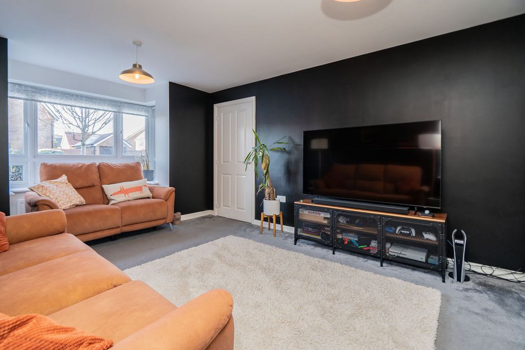 Property photo 3 of 23