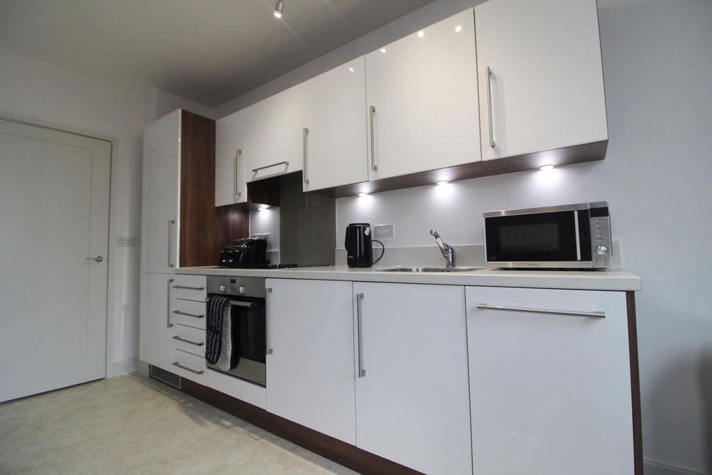 Property photo 3 of 4 Kitchen