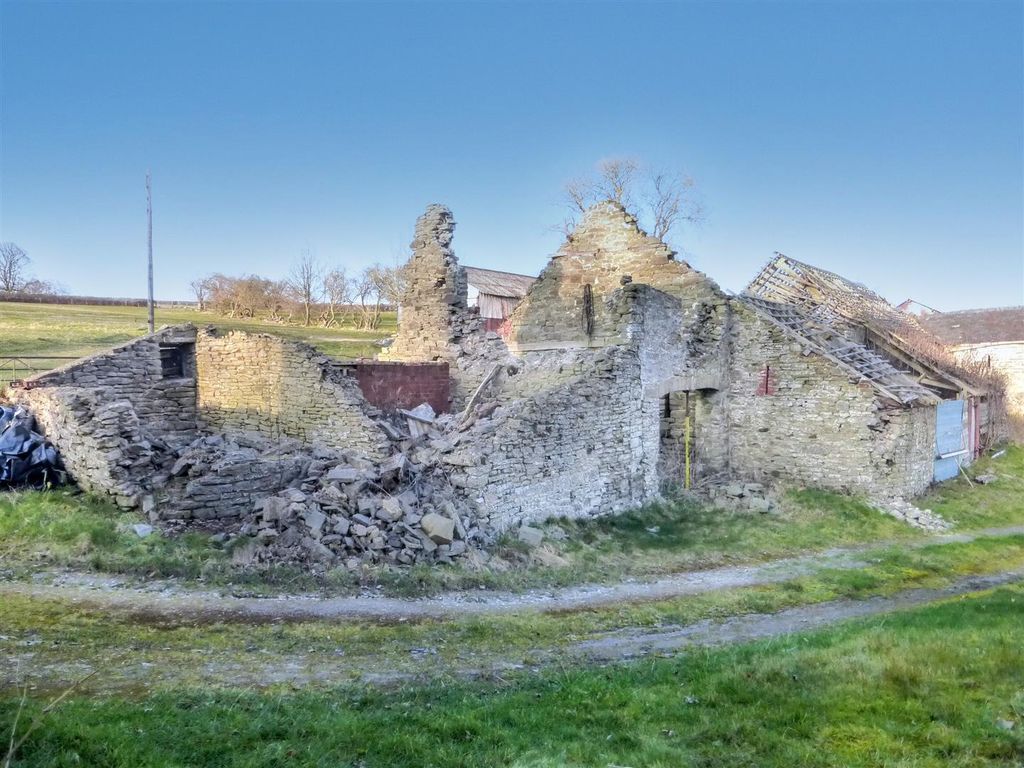 Property photo 2 of 9 P1130612.Jpg