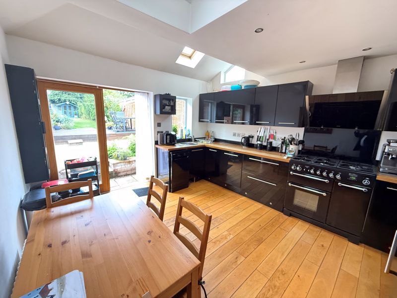 Property photo 3 of 11 Photo 21