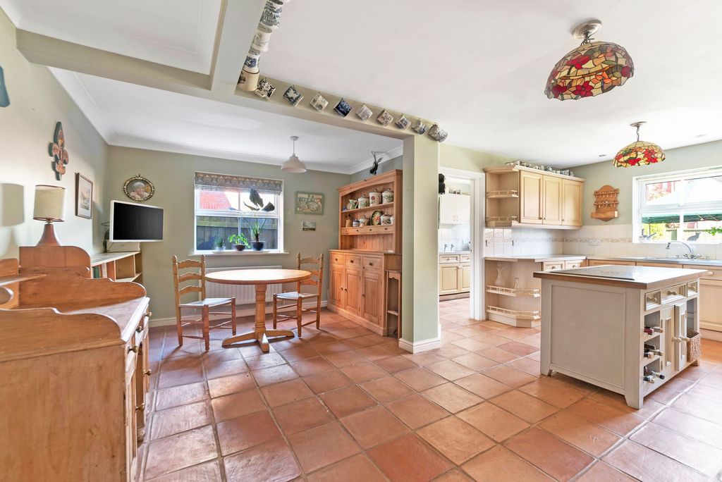 Property photo 3 of 19