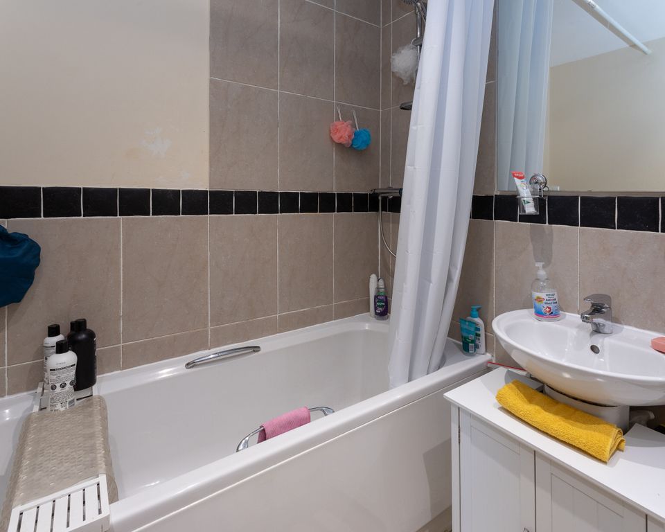 Additional image 9 of 2 bed flat for saleMoorlands Avenue West, Dewsbury WF13
