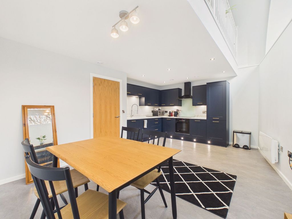 Property photo 2 of 11 Dining Kitchen