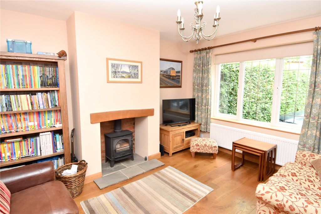 Property photo 2 of 16 Picture No. 01