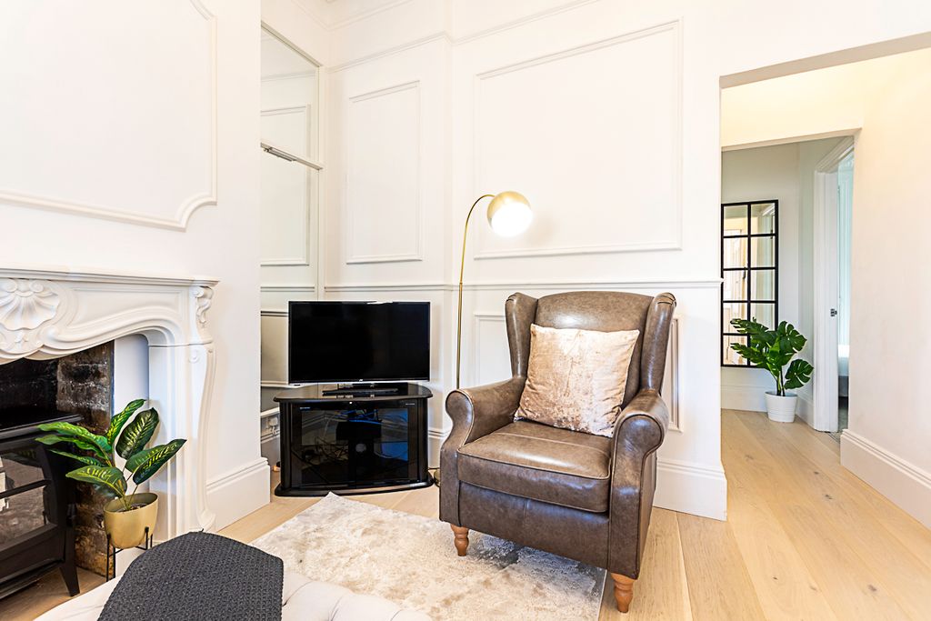 Property photo 3 of 24