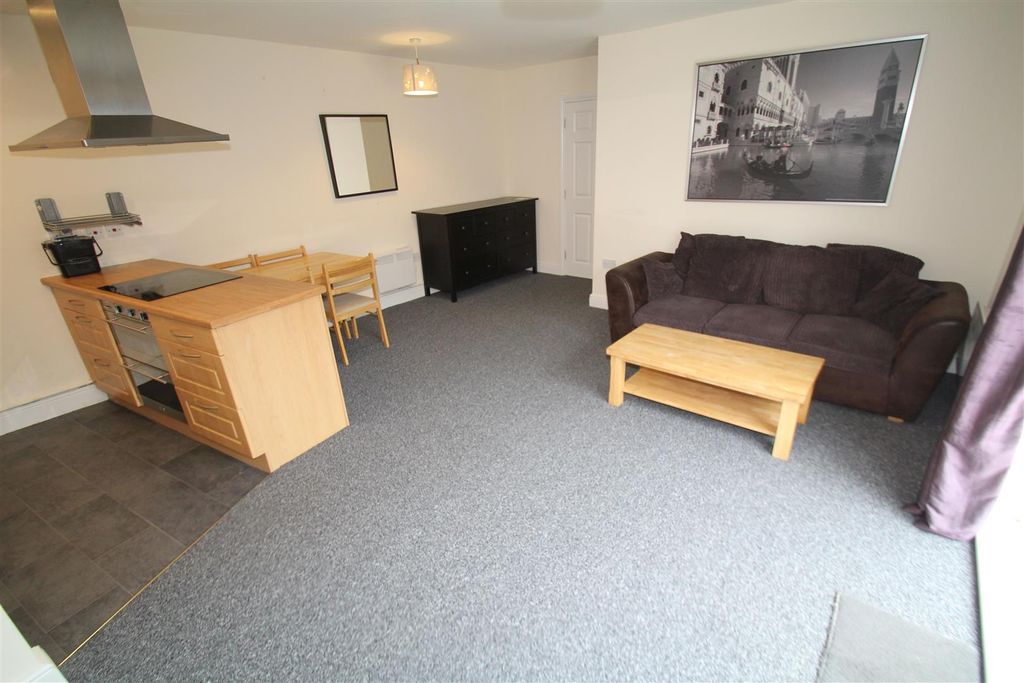 Property photo 2 of 7