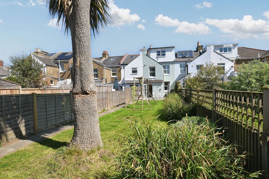 Property photo 2 of 15