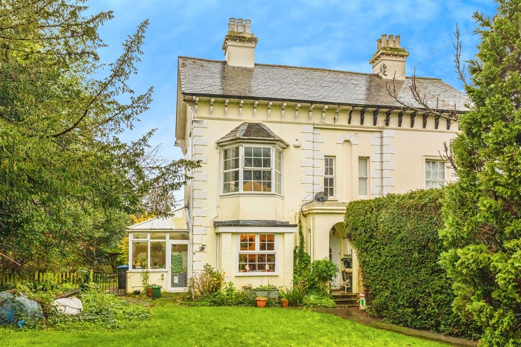 Property photo 1 of 21