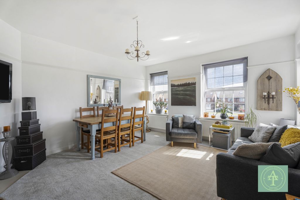 Property photo 2 of 19 Gallery