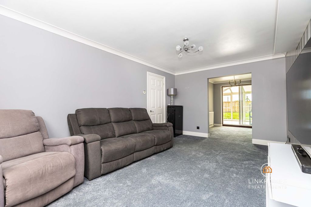 Property photo 3 of 29