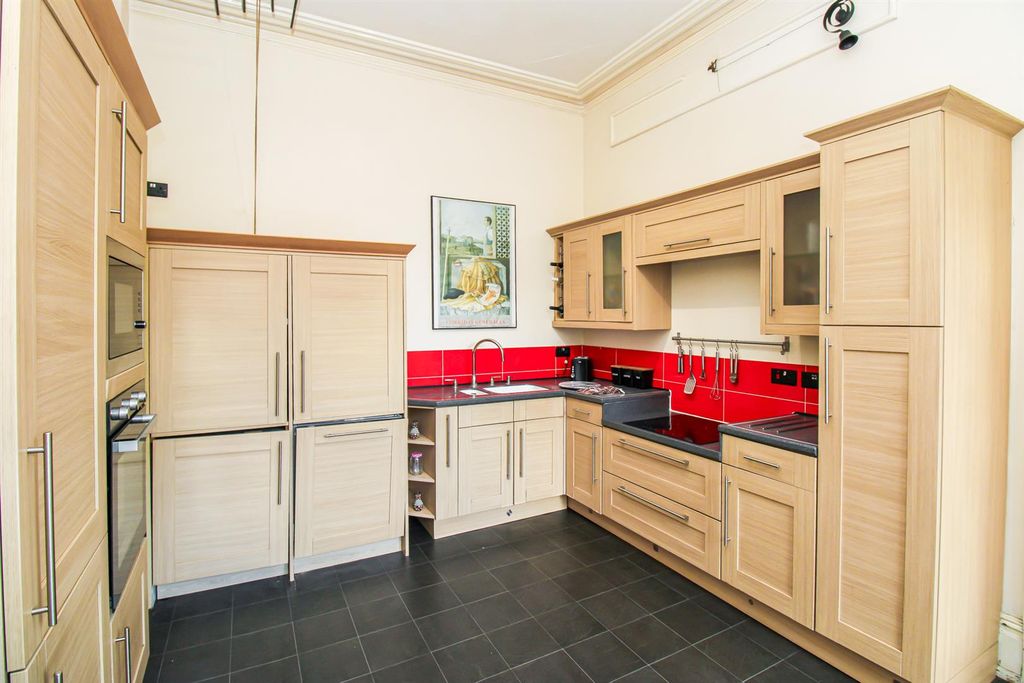 Property photo 2 of 26 Ground Floor Kitchen/Diner
