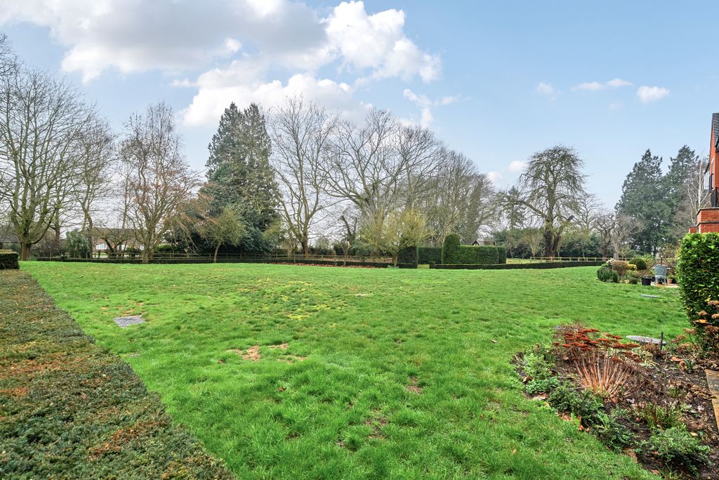 Property photo 2 of 20