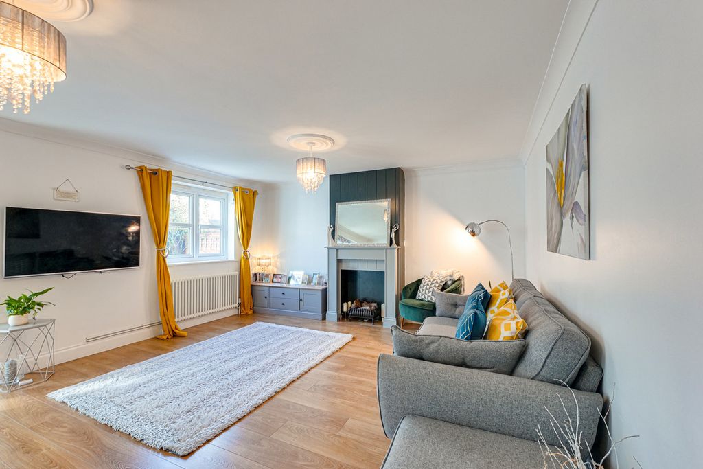 Property photo 3 of 26