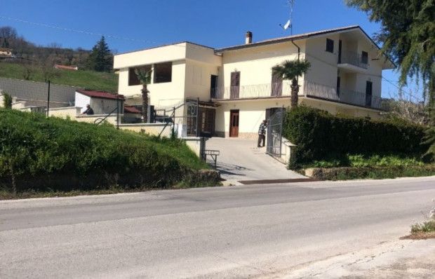 Property photo 1 of 12