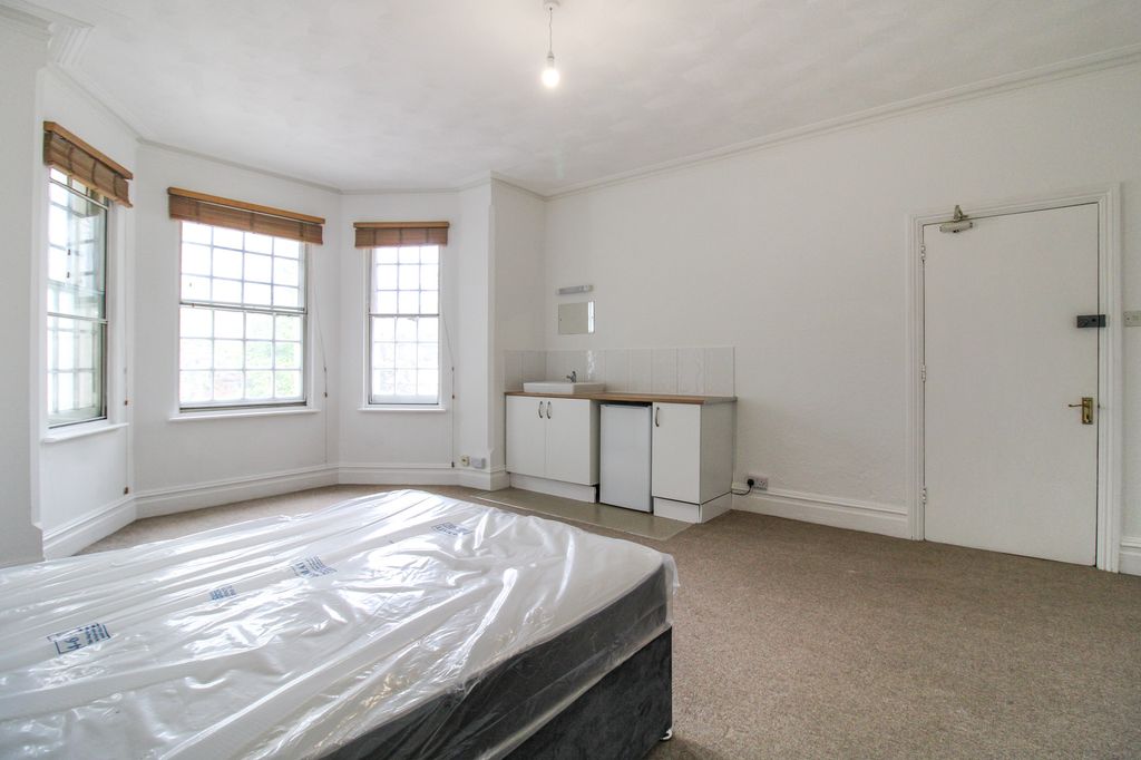 Property photo 3 of 4