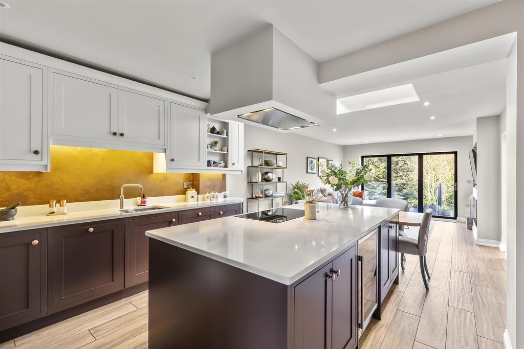 Property photo 2 of 31 Kitchen.Jpg