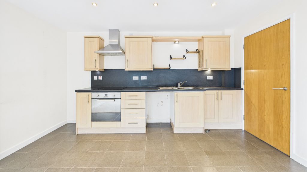 Property photo 2 of 12 4380942