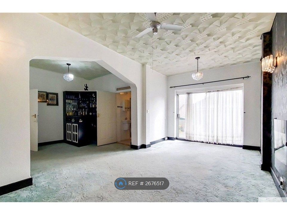 Property photo 3 of 25