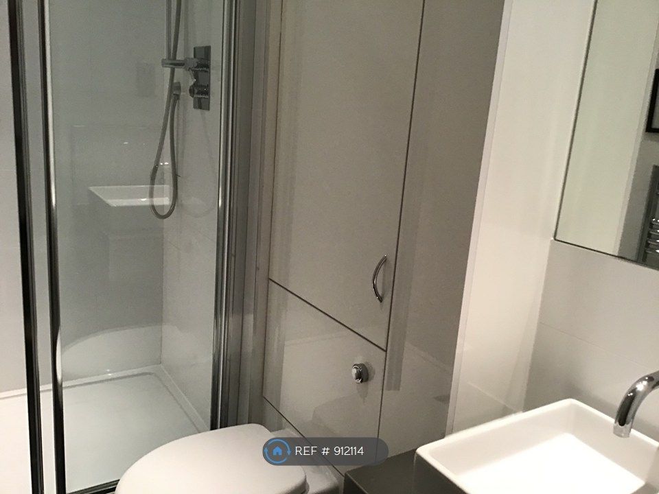 Property photo 2 of 5 En-Suite