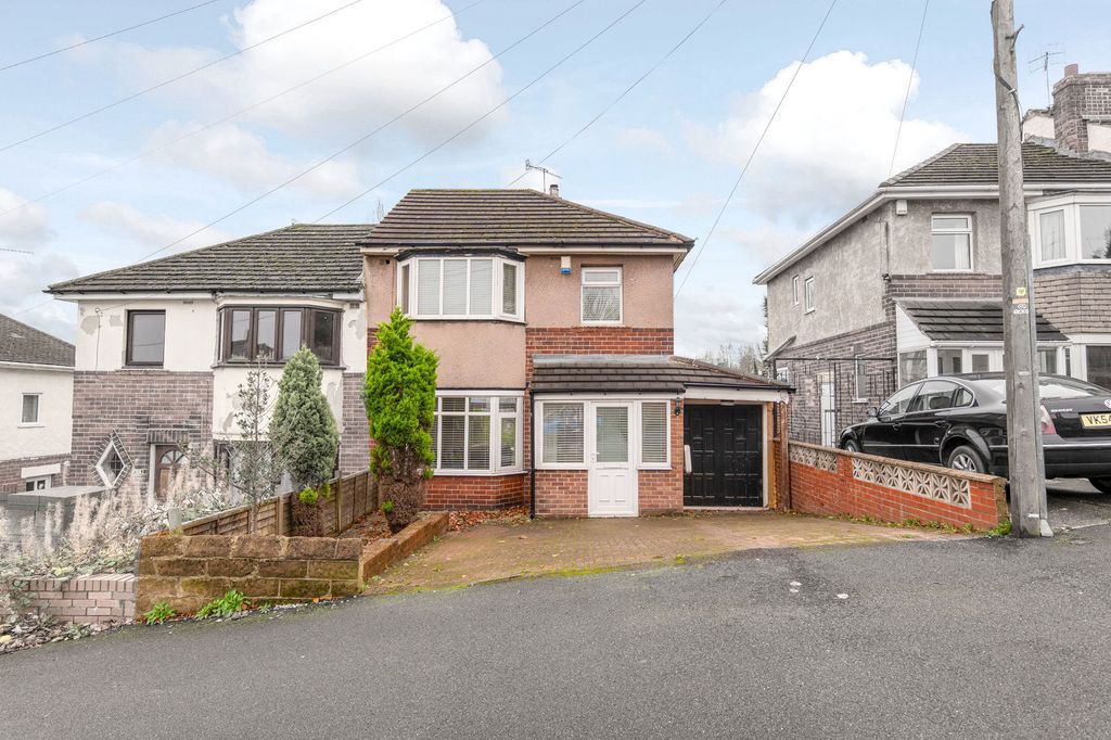 Property photo 1 of 21