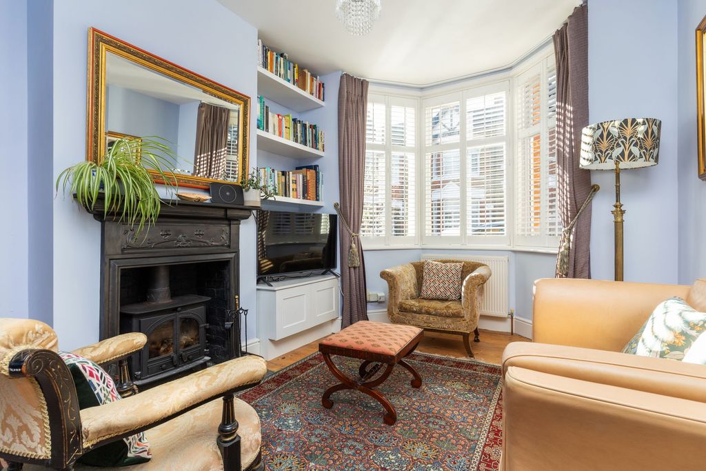 Property photo 3 of 12