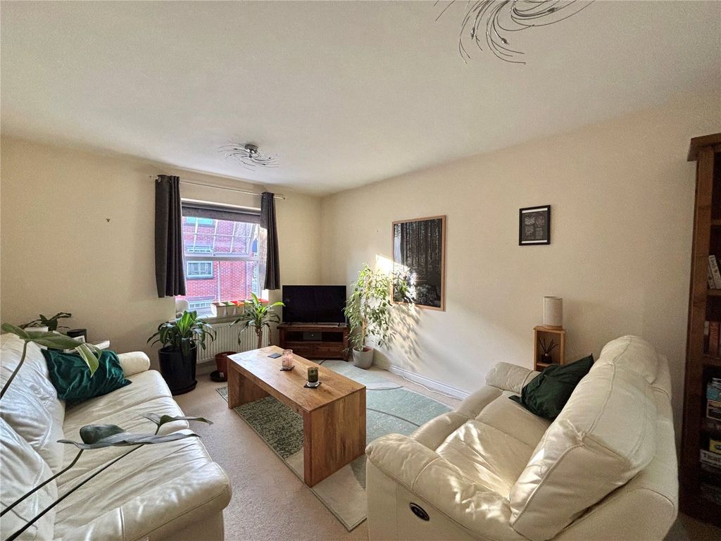 Property photo 3 of 11 Picture No. 14