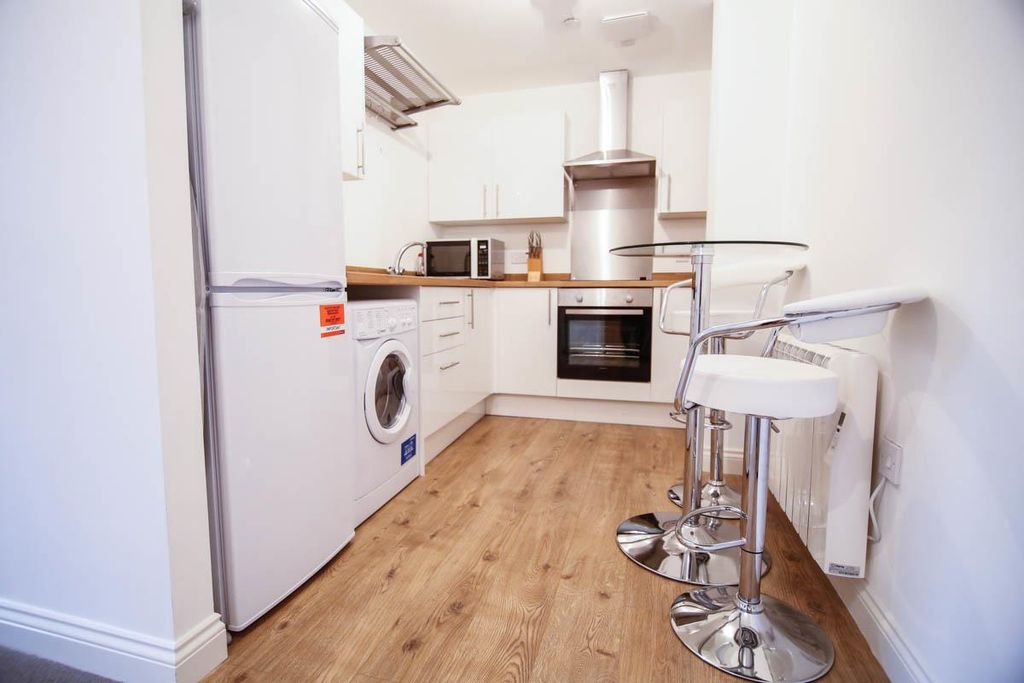 Property photo 2 of 7 Kitchen