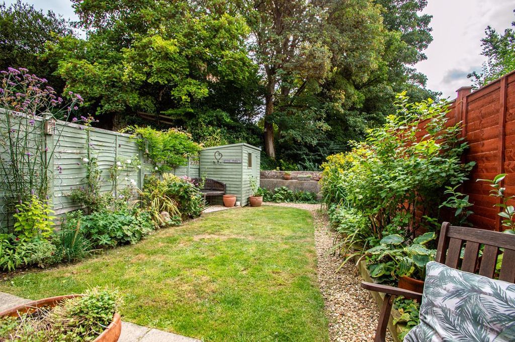 Property photo 3 of 18 Garden