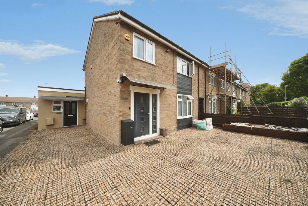 Property photo 1 of 9