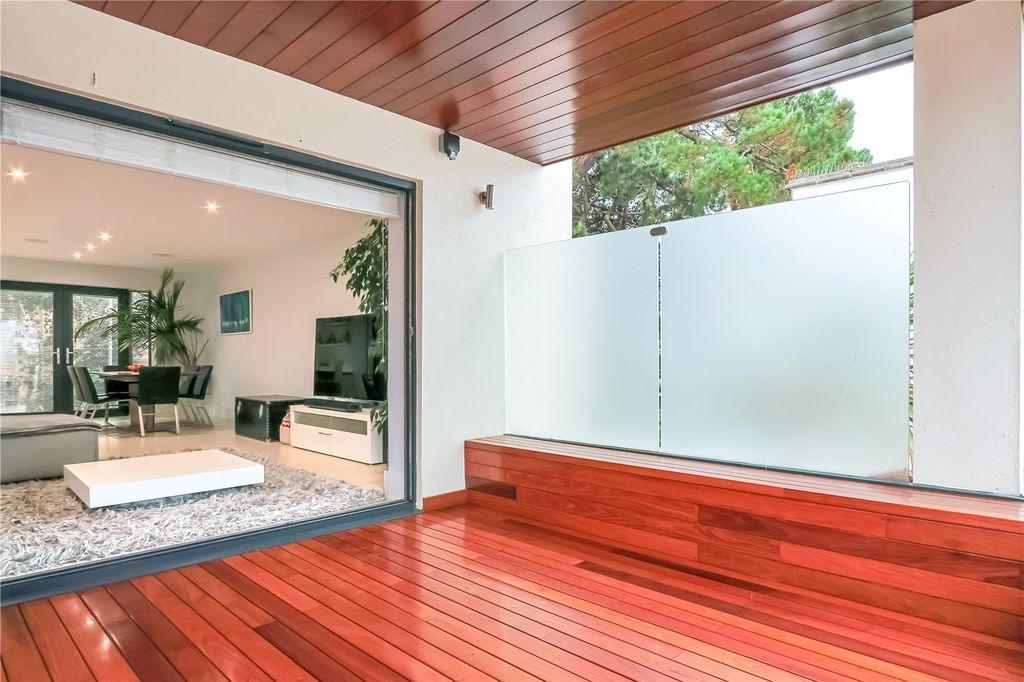 Property photo 3 of 24 Balcony