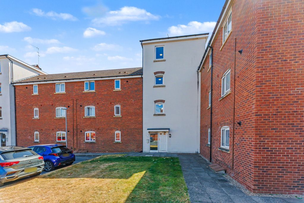 Property photo 1 of 7 265 Signals Drive, Coventry, CV3 1Pa