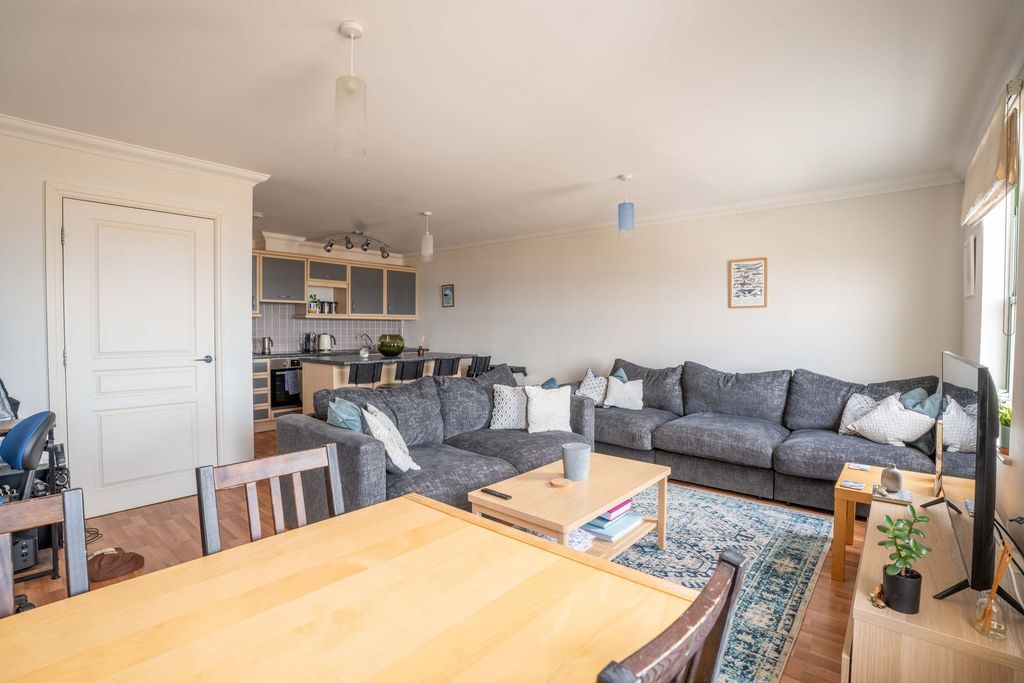 Property photo 3 of 22