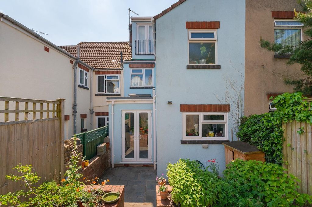 Property photo 2 of 32 5U6Phse - Garden A.Jpg