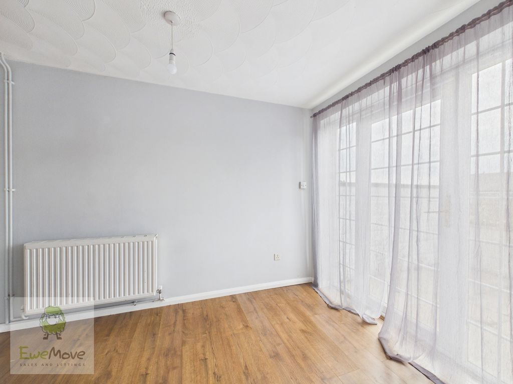 Property photo 3 of 9 Dining Room