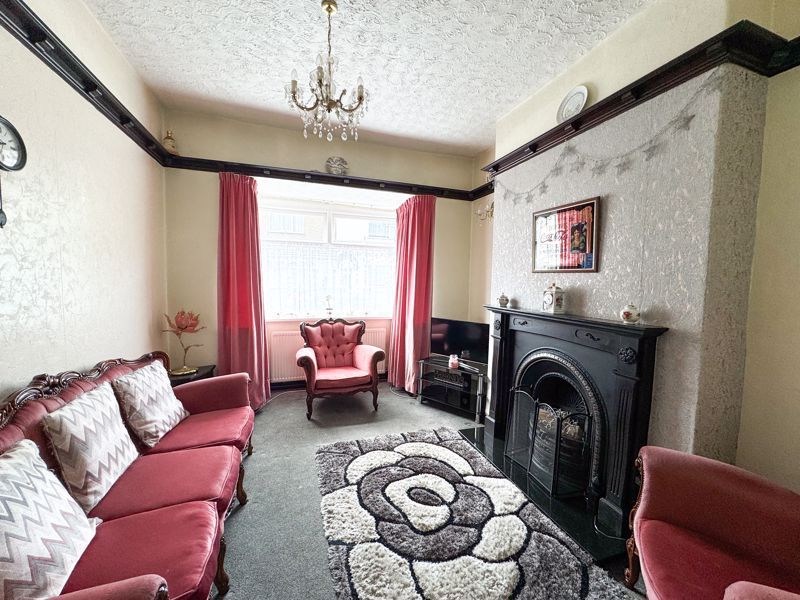 Property photo 2 of 13 Lounge