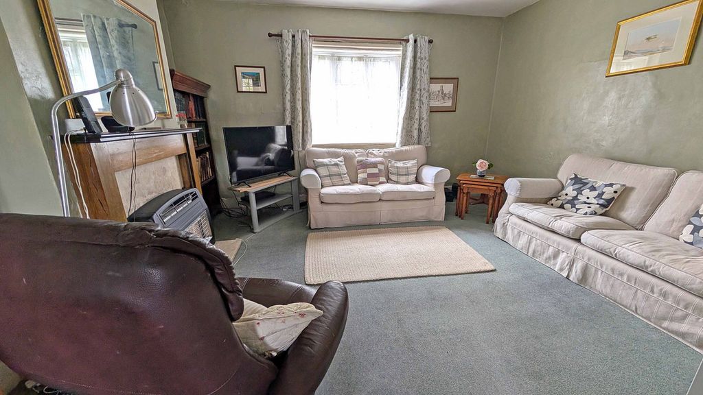 Property photo 3 of 13