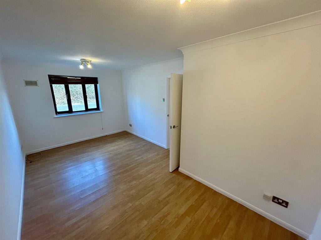 Property photo 3 of 11 3.Jpg