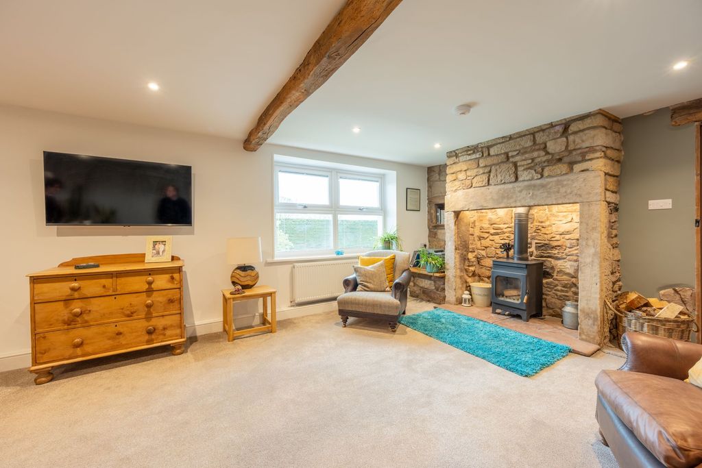 Property photo 3 of 31