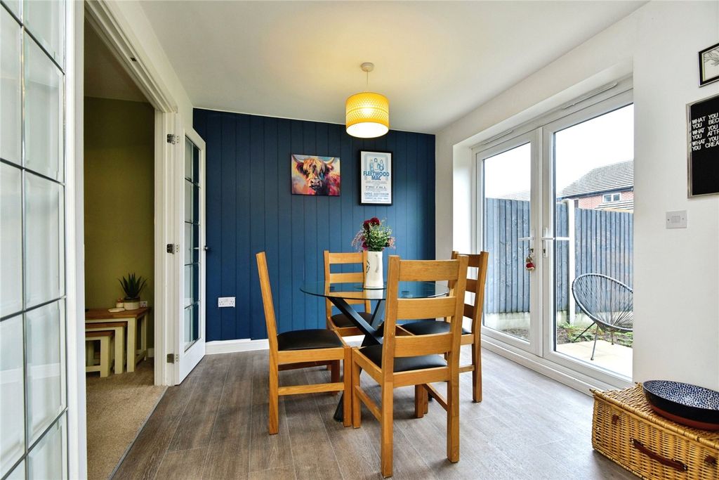 Property photo 3 of 22 Picture No. 32