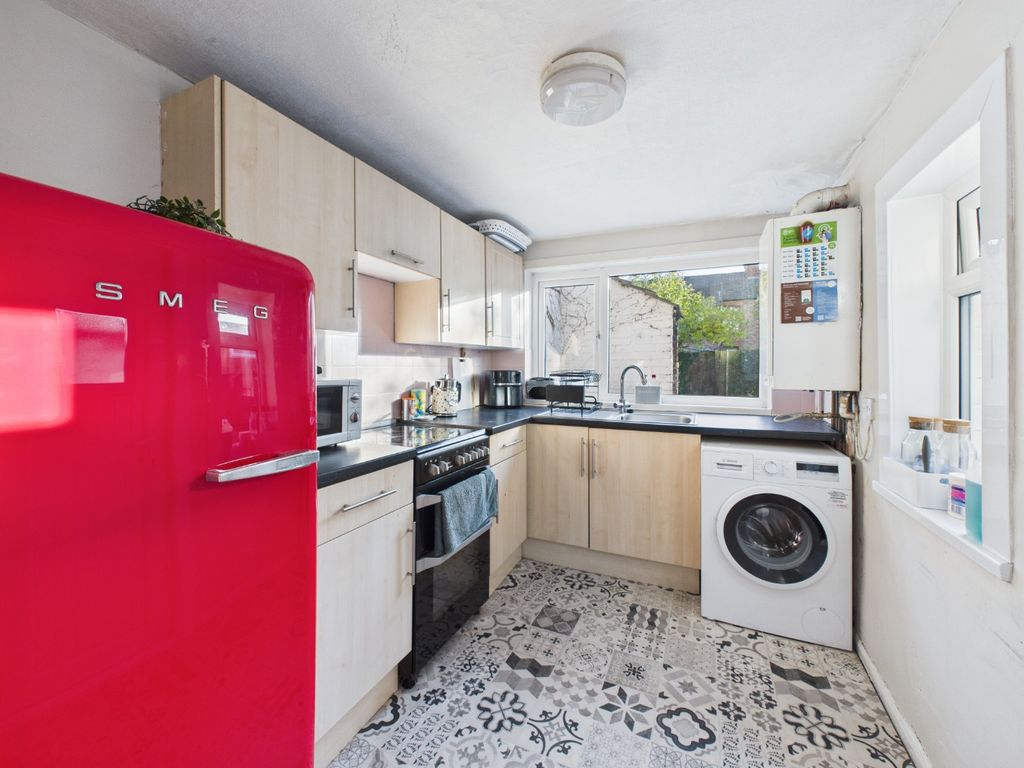 Property photo 3 of 8 46333010