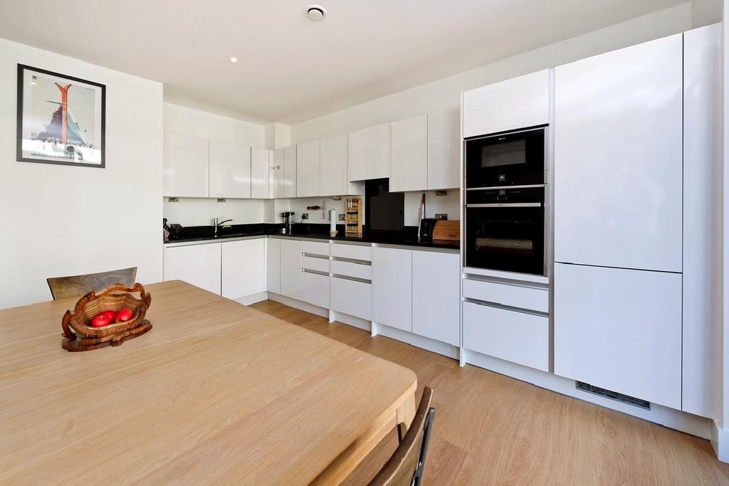 Property photo 2 of 13 Picture 2