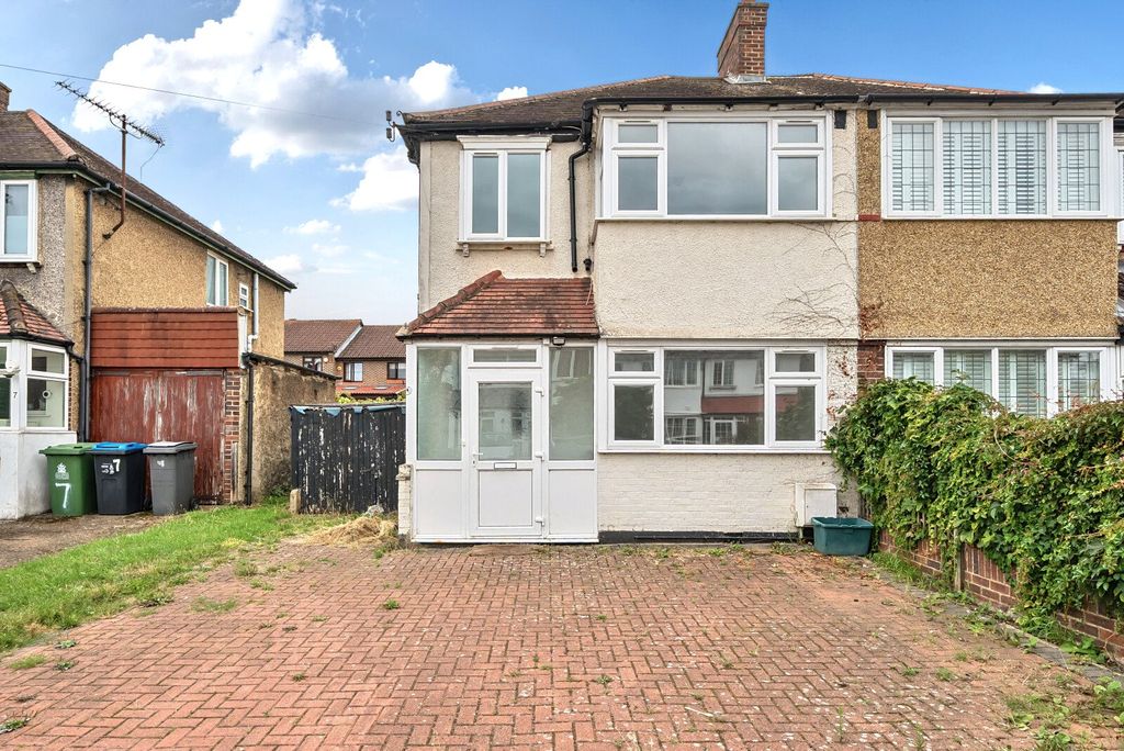 Property photo 1 of 10 External